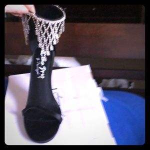 Women’s high heel rhinestone shoes size 8